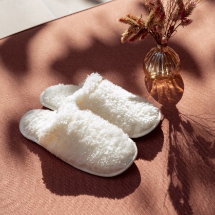 Pantufa Feminina Teddy Off White